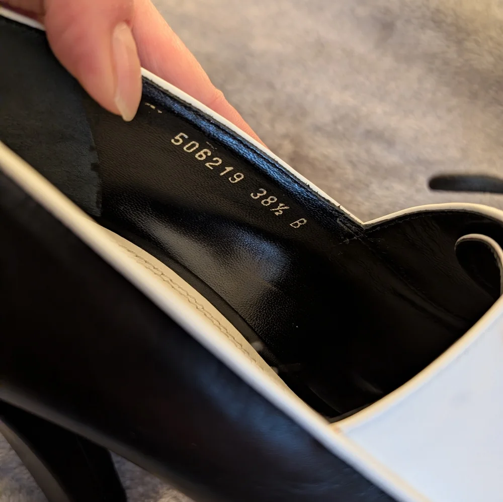 RALPH LAUREN PURPLE LABEL Katia/Spectator Heels W/DUST BAG. - Picture 4 of 16